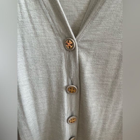 TORY BURCH BEIGE SIMONE BUTTON FRONT LOGO CARDIGAN MEDIUM - Picture 2 of 4
